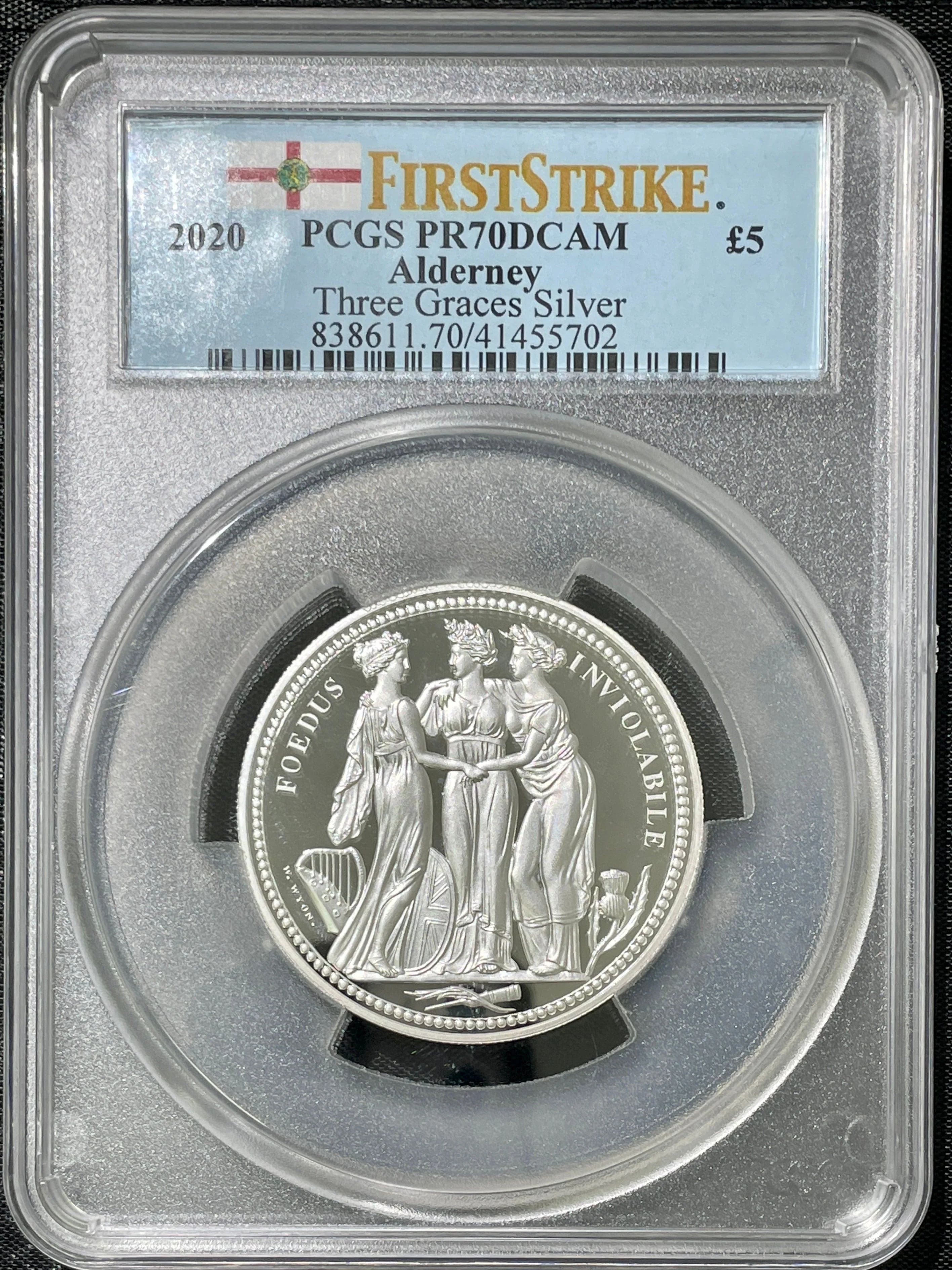 【Top Pop】2020年 オルダニー エリザベス2世 スリー・グレイセス プルーフ5ポンド銀貨 PR70DCAM 箱付き