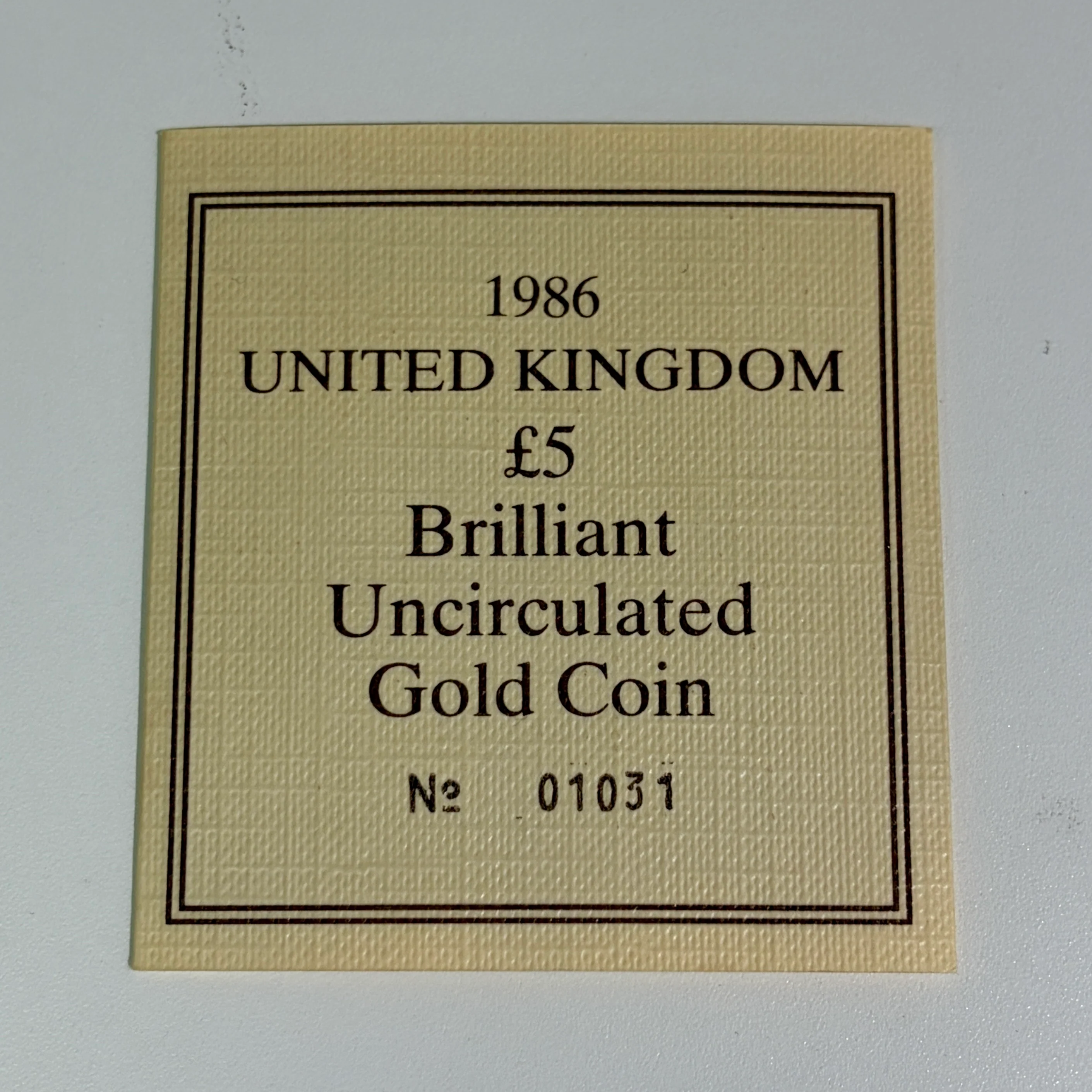 1986年 イギリス エリザベス2世 3rdポートレート 5ポンド金貨 BU 未鑑定 箱付き - Image 4